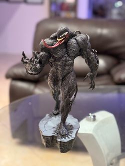 Marvel Venom Statue Figure 30cm