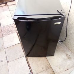 Magic Chef Refrigarator