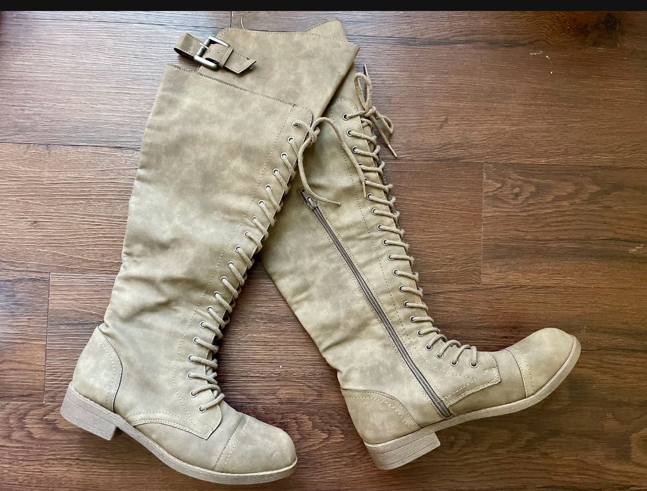 New Woman’s Tall Boots, Size 8US