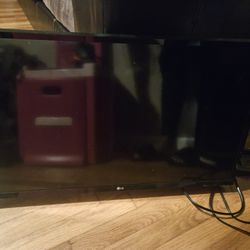 32 Inch LG TV 