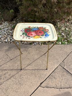 Vintage foldable table with removable floral tray