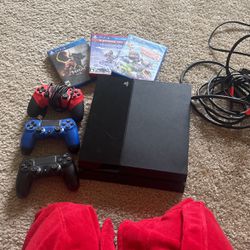 PS4 With 3 Games And 3 Controllers 