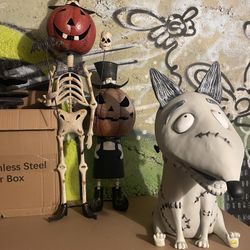 HALLOWEEN DECORATIONS