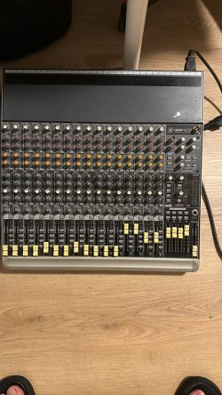 Mackie 1604-vlz3