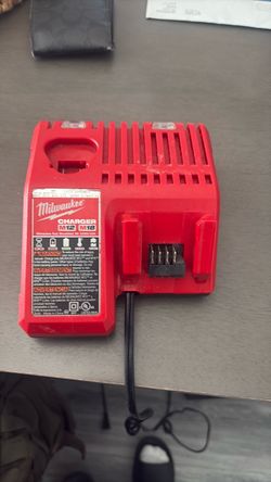 Milwaukee charger M12 & M18