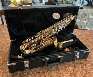 Saxophone Selmer Aristocrat (Model AS600)(Just Professionally Serviced)(New Cork)(Original Case, Mouthpiece, Strap)(Ready to Play )(Very Good Conditio