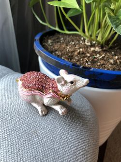 Hidden Jewelry Mouse Statue