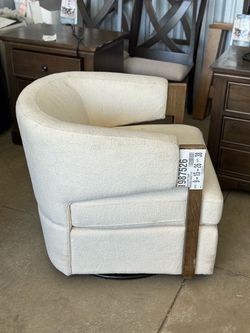 Modern Cream Bouclé Swivel Accent Chair – Wooden Frame, Brand New.