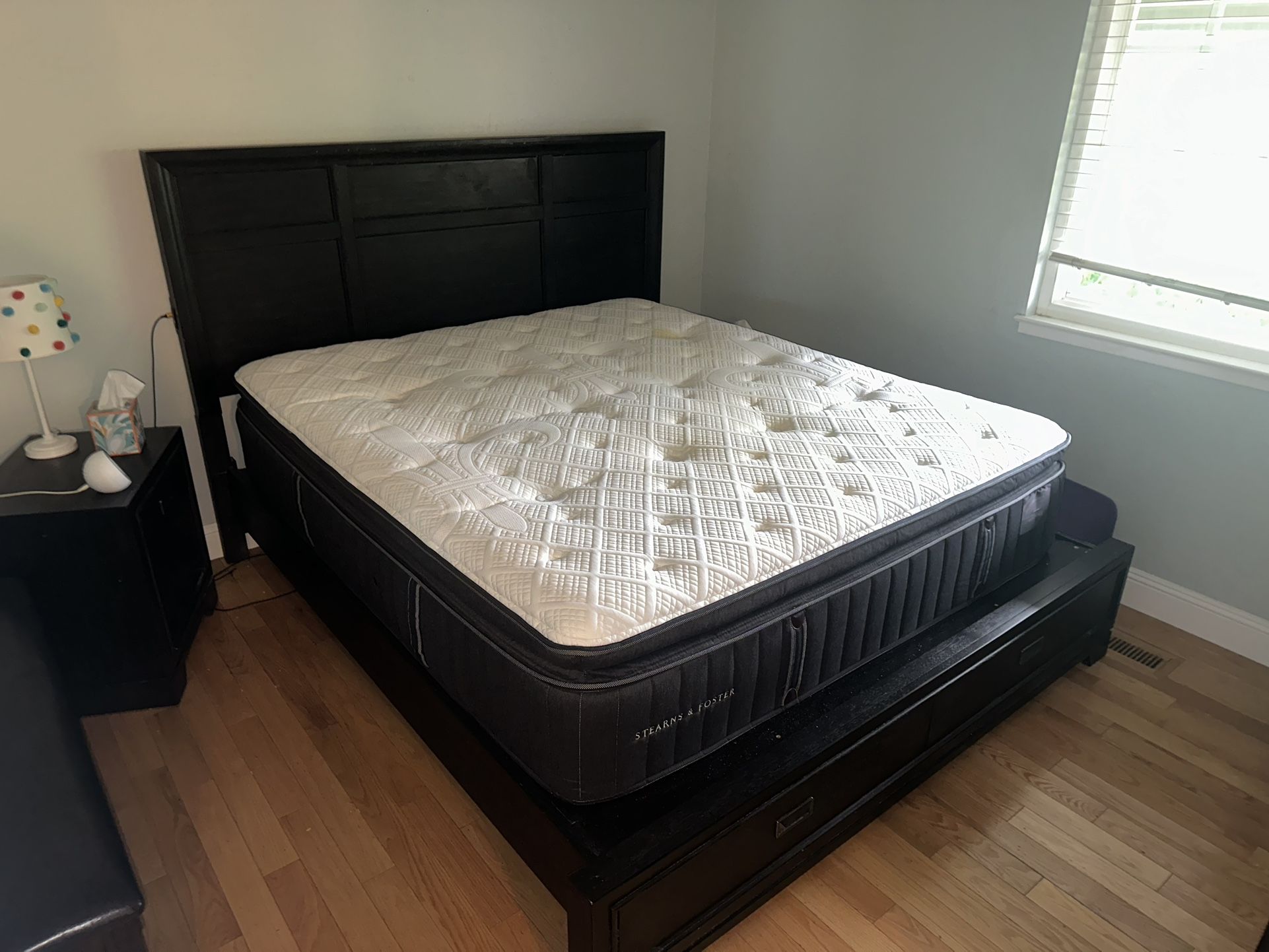 Like New Complete Bedroom Set And King Mattress MUST SELL