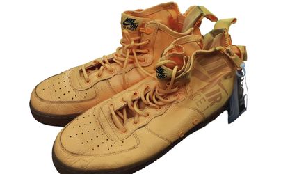 Nike 917753-801 Orange