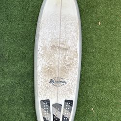 Lost RNF Retro Surfboard 5’7” 33L