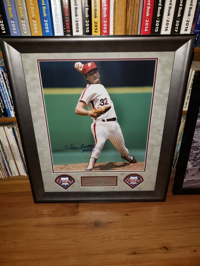 Autographed Philadelphia Phillies