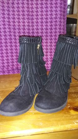 Size 1 black suede fringe boots