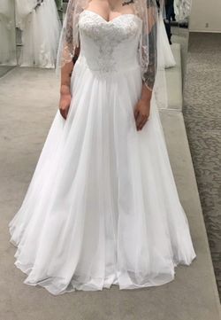 David’s Bridal Wedding dress Never Used