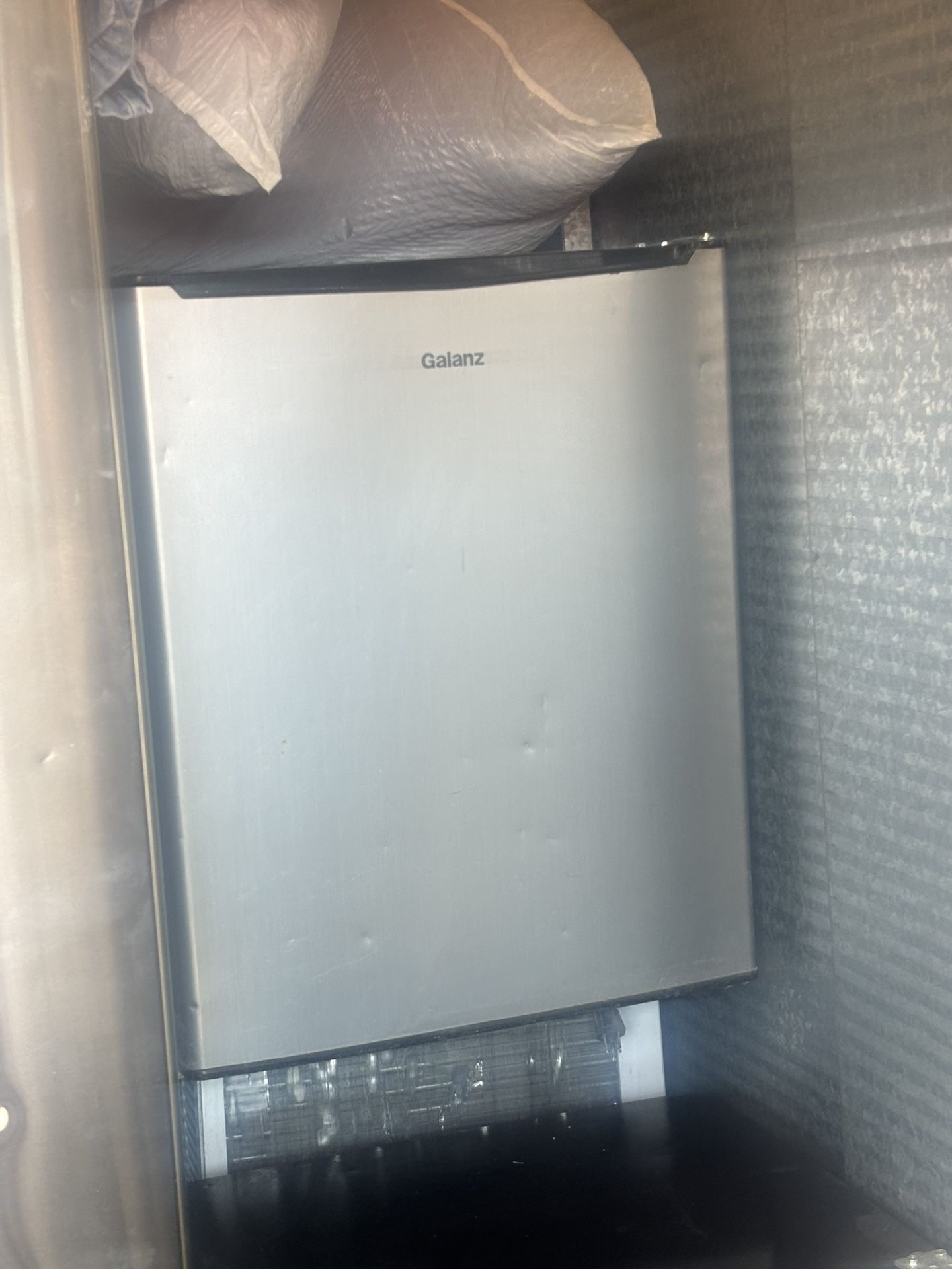 Galanz Mini Fridge