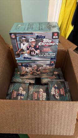 2025 Topps Chrome NFL Trading Cards Lot