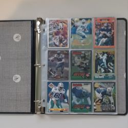 DALLAS COWBOYS 1990'S FOOTBALL CARDS IN BINDER