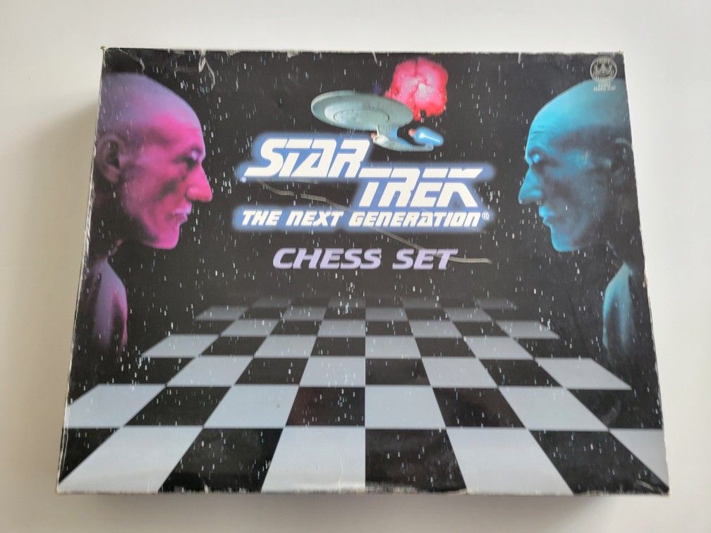 Star Trek the Next Generation Chess Set 1999