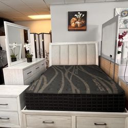 4 Pcs Queen Bedroom Set Wooden Off White Color 