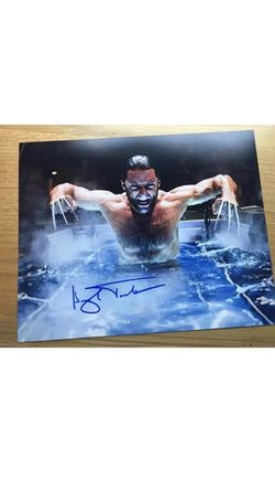 Beautiful rare Hugh Jackman , Wolverine , authentic signed photo!