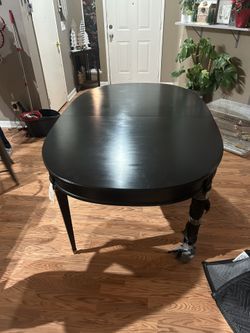 French Antique Oval Dinning Table