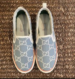 Cream & Blue Slip-On Sneakers