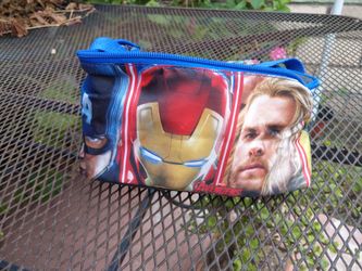 New With Tag Avenger Lunch Box Bag Light Weight