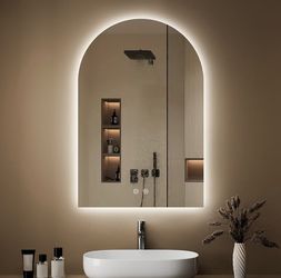 Arched LED Lighted Bathroom Mirror with Lights 20"×30"