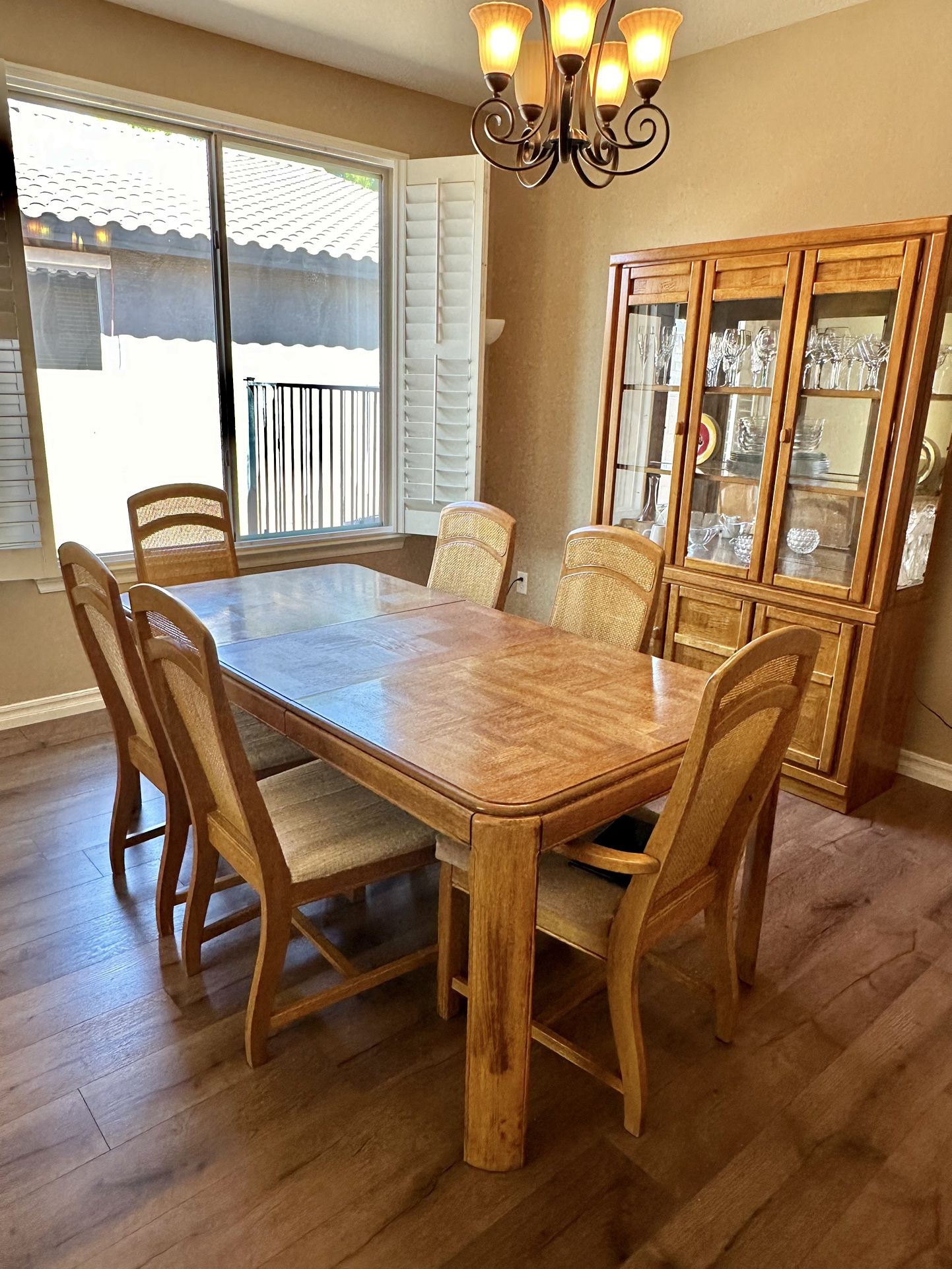 Vintage Dining Table /Chairs/China Cabinet