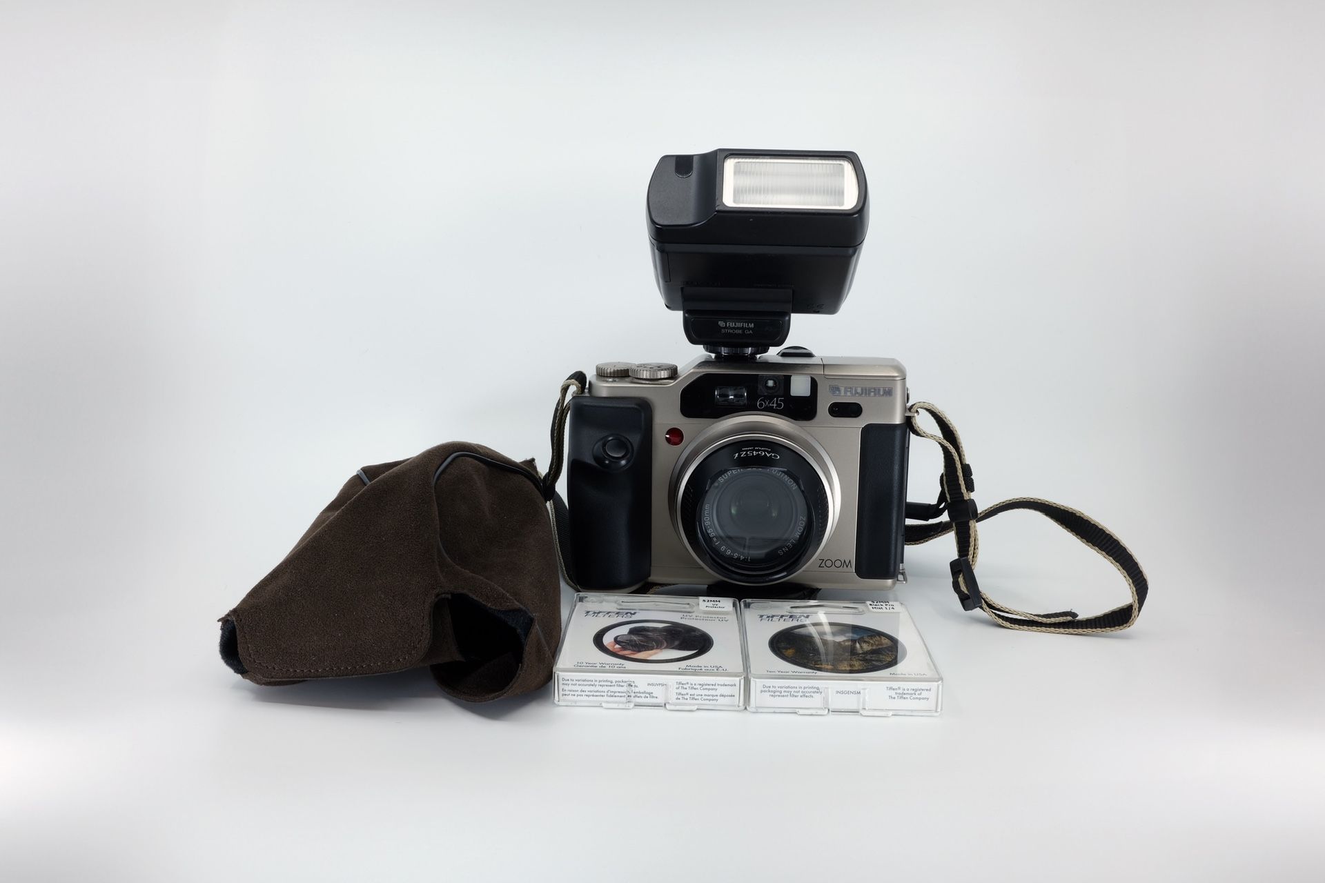 Fuji GA 645 Zi + Strobe & Accessories