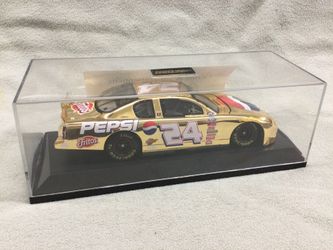 Jeff Gordon NASCAR 1/24 Scale #24 Gold Car With COA and Display Case Racing Collectible 1:24