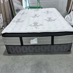 Stearns & Foster Queen Size Mattress With Box Spring 