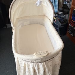 Delta- Children Rocking Bassinet 
