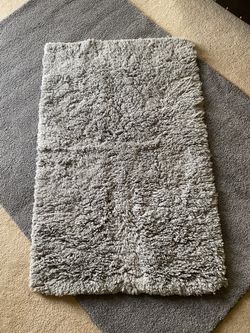 Grey Shag Area Rug - LIKE NEW