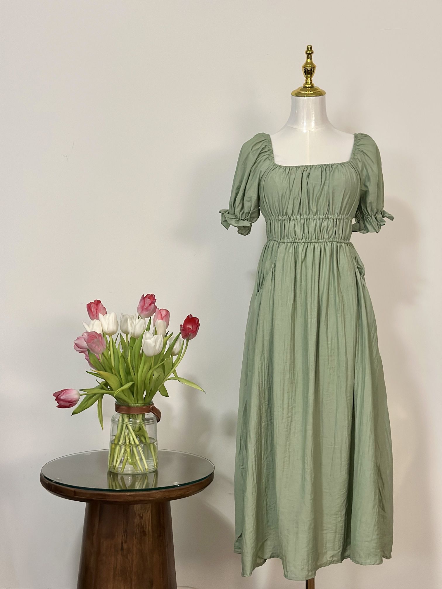 Classic Puff Sleeves Dress