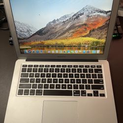 Macbook Air A1466 i5 8GB Ram 250GB storage