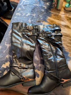 Black Knee-High Moto Boots with Buckles
