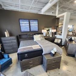 Solid Wood Storage Bedroom Set Available For Fast Delivery 