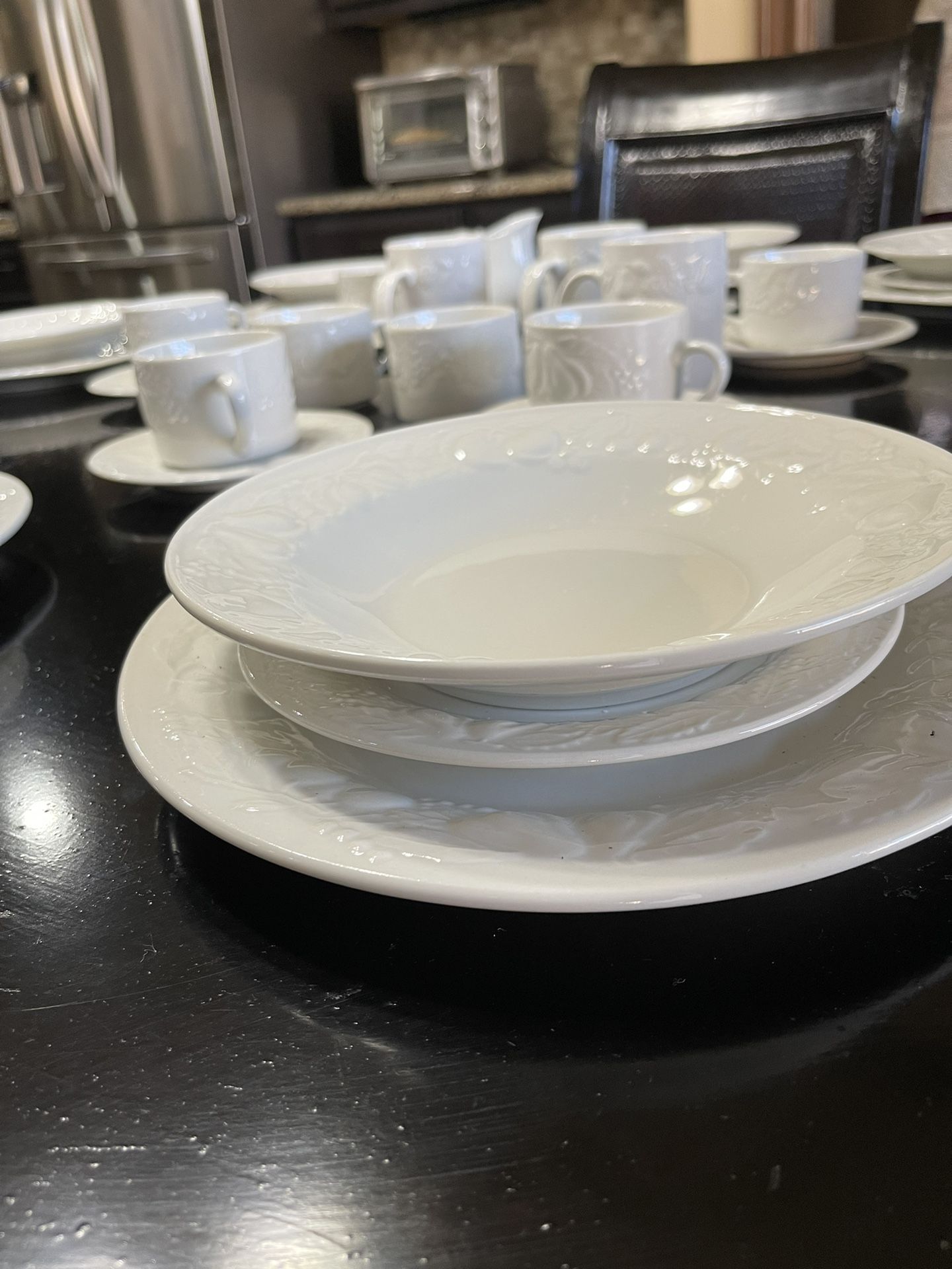 PORCELAIN  China 40 Pieces FRUIT DE BLANC FOR 60 Dollars 