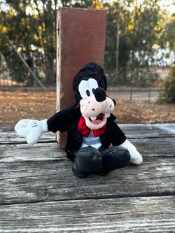 Top hat stuffed Goofy