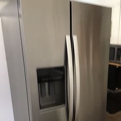Whirlpool Side By Side Refrigerators 