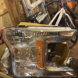 Right headlight for 2018 Ford F-150