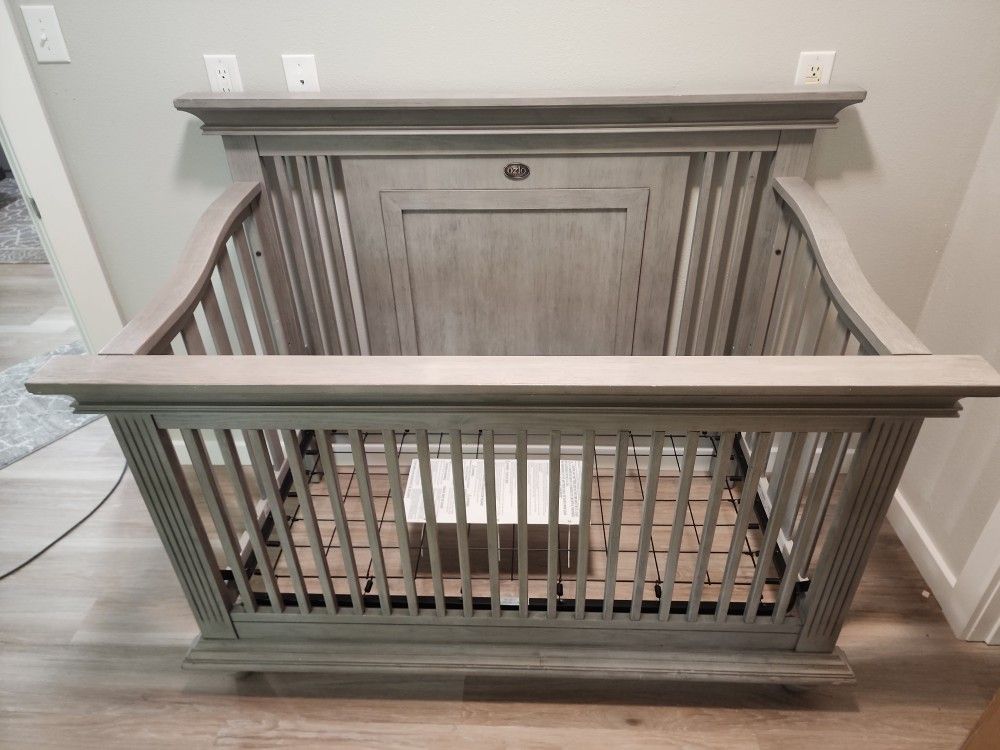 OZLO baby Crib 