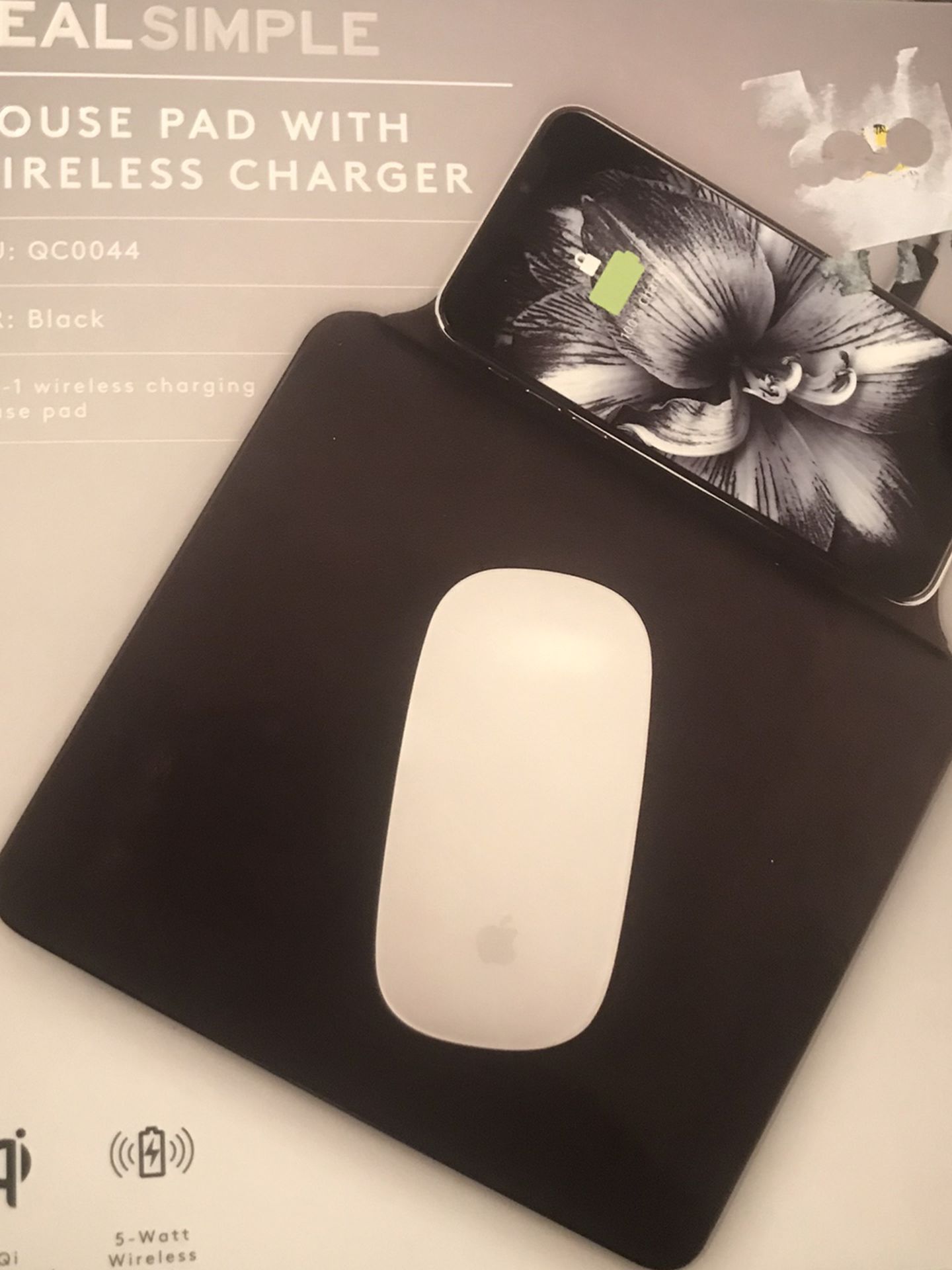 MOUSE PAD WITH WIRELESS CHARGER