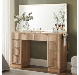 Mirror vanity desk with light up mirror and charging station