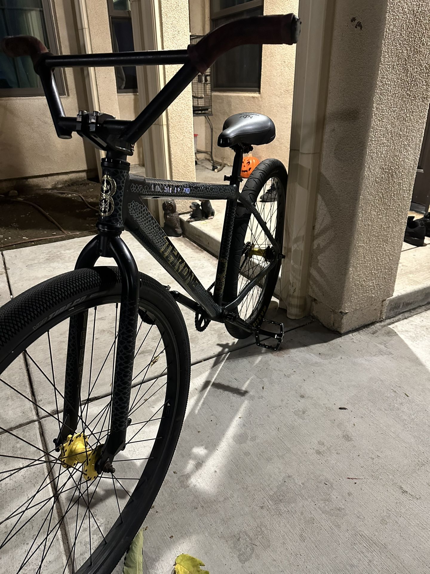 Fixie Throne Bike Black mamba Edition 