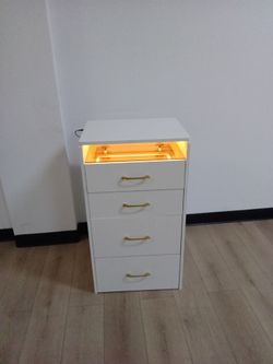 Dresser / vanity