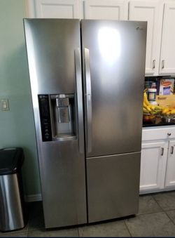 Lg Side By Side Refrigerator (Not Cooling)