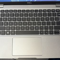 Dell Laptop with Windows 11 Pro in Great Condition