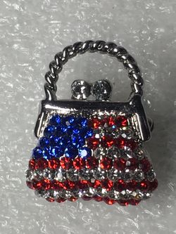 PRETTY RHINESTONE BROOCH